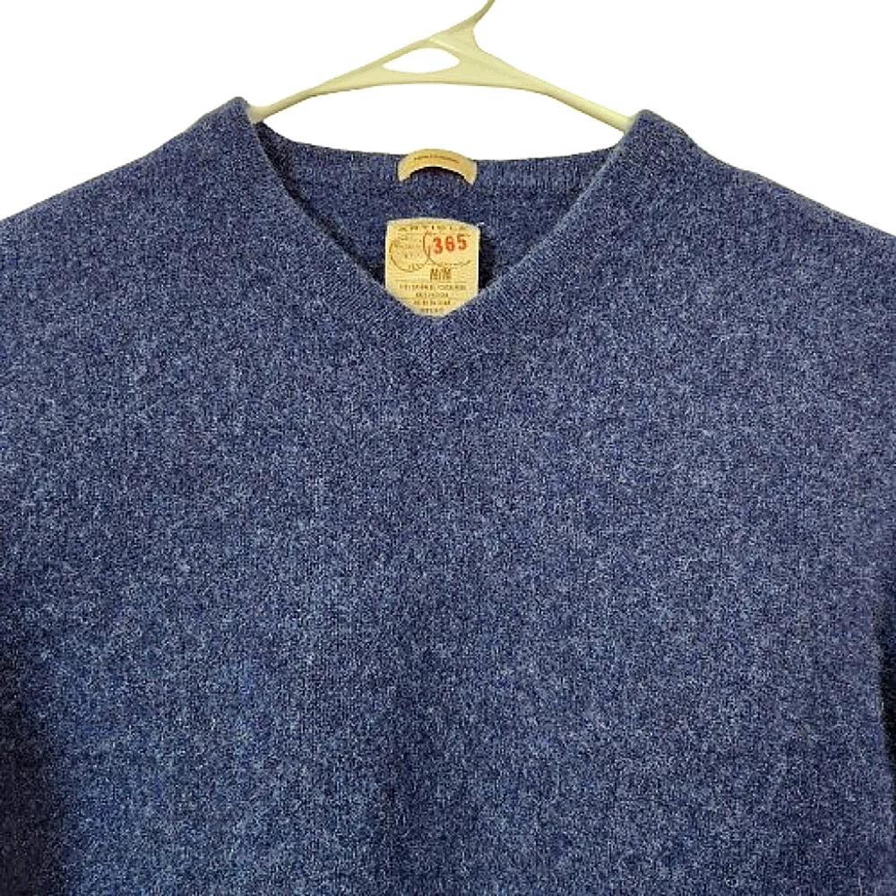 Article 365 Navy Cashmere Sweater Medium - Picture 2 of 6